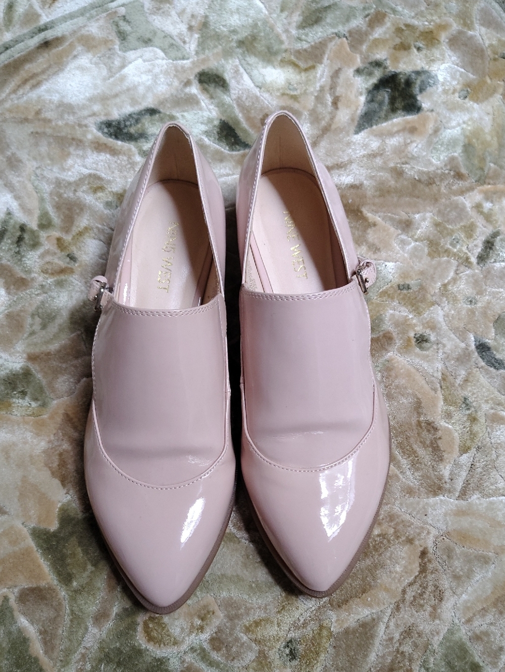 Pointed Patent Flats in Dusty Pink
